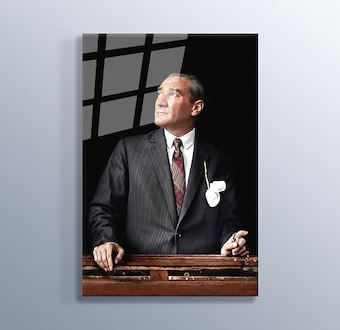 Atatürk - Dünyada her şey için, medeniyet için, hayat için, muvaffakiyet için en hakiki mürşit ilimdir, fendir. Cam Tablosu