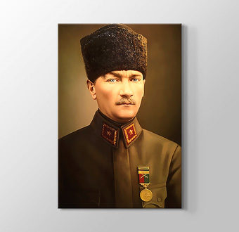 Atatürk Askeri Üniformasında