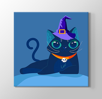 Yere Uzanmış Lacivert Sevimli Cadı Kedi