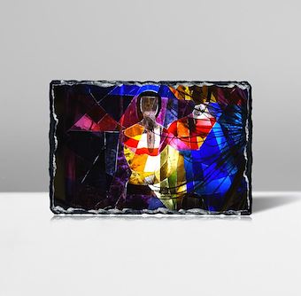 Koyu Renkli Vitray Camdaki Figürler Taş Tablosu