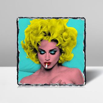 Madonna Gözler Kapalı Taş Tablosu