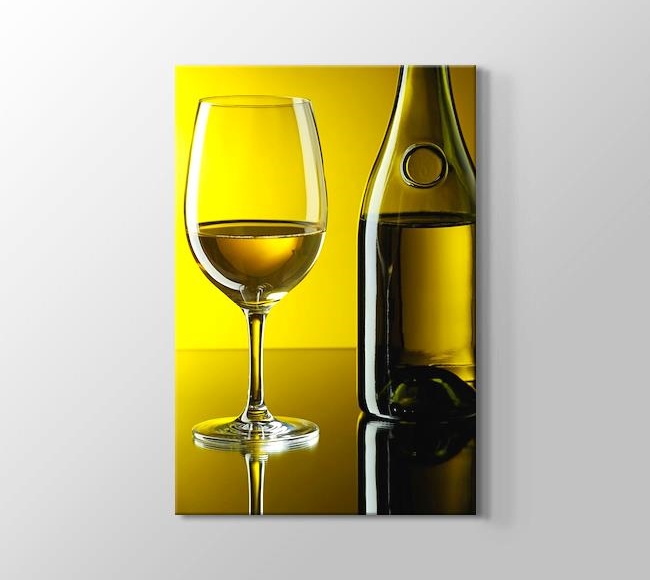 Sarı Duvar Üzerinde Beyaz Şarap - Wine