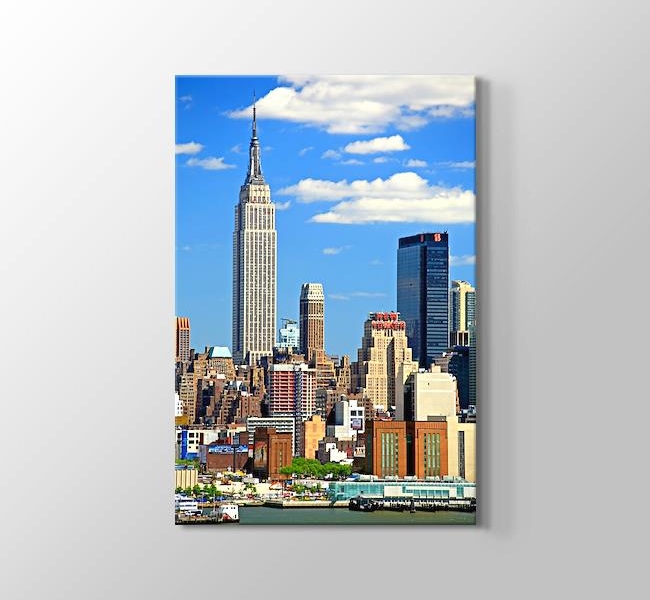  New York - Empire States Building ve Mavi Gök Yüzü