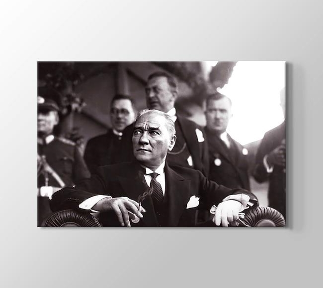  Atatürk - Benim gözümde hiçbir şey yoktur, ben yalnız liyakat aşığıyım