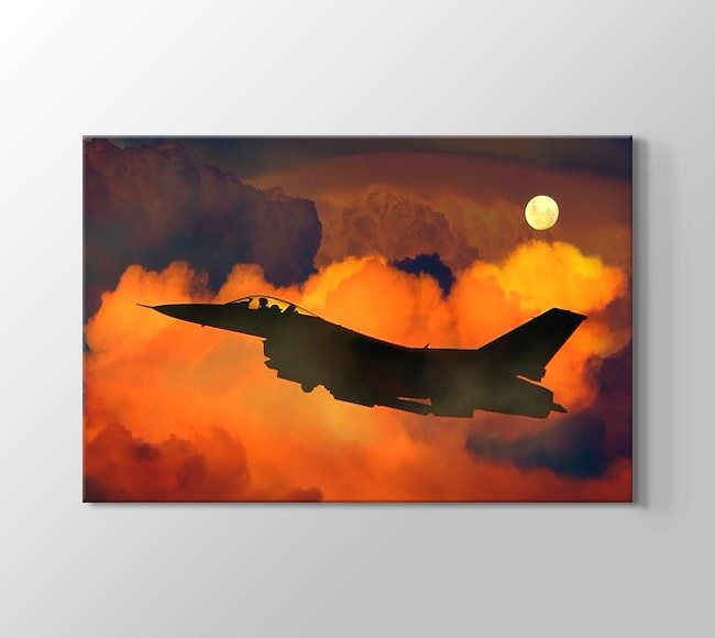  F16 Savaş Uçağı Dolunayda Uçarken