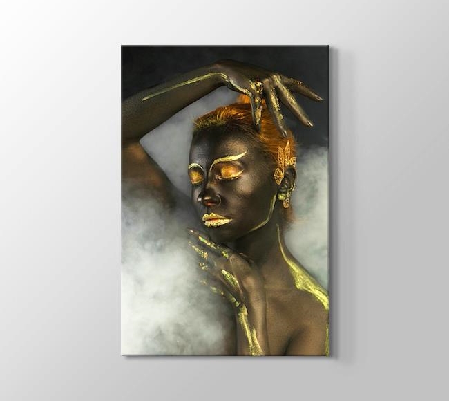 Sisin İçindeki Siyahi Kadın - Vücut Boyama Sanatı