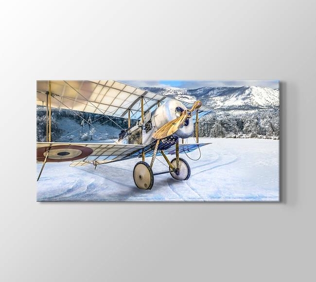  Kış Mevsiminde Eski Çift Kanatlı Uçak
