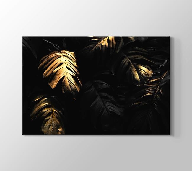  Karanlık Ormanda Altın Renkli Canavar Bitkileri