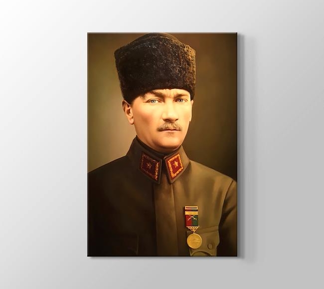  Atatürk Askeri Üniformasında
