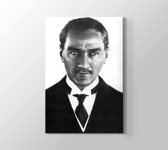  Atatürk - Eğer bir gün benim sözlerim bilimle ters düşerse bilimi seçin
