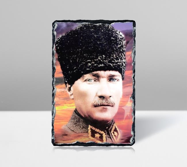 Atatürk - Taş kırılır, tunç erir ama Türklük ebedidir