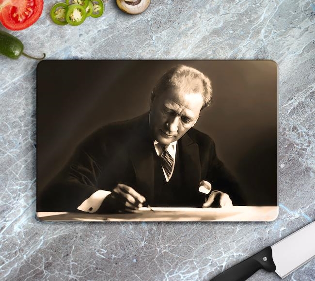 Atatürk - Milletleri kurtaranlar yalnız ve ancak öğretmenlerdir