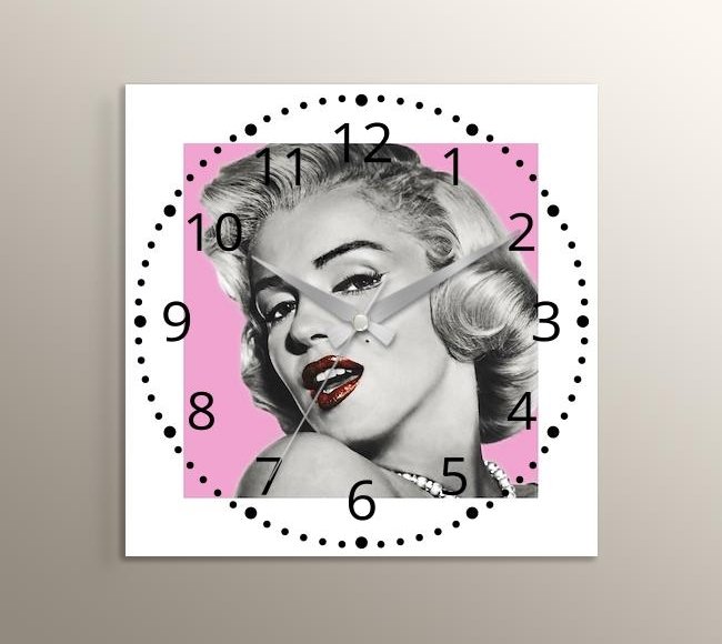 Marilyn Monroe - Pink