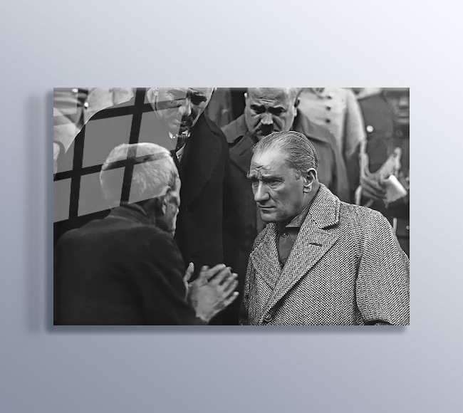 Atatürk - Köylü Milletin Efendisidir