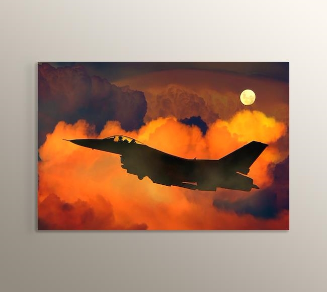 F16 Savaş Uçağı Dolunayda Uçarken