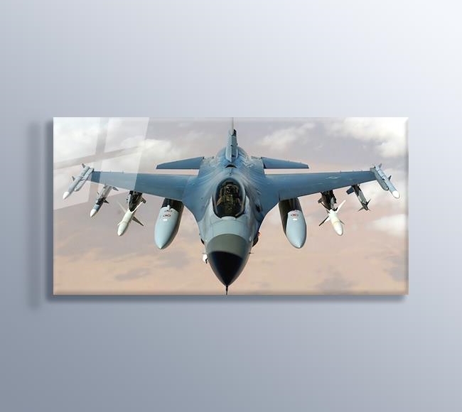 F16 Savaş Uçağı Göklerde