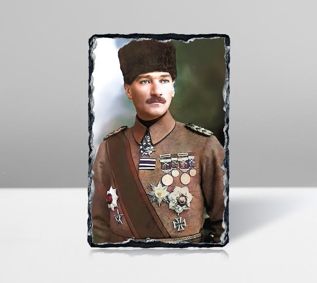 Atatürk Üniformalı