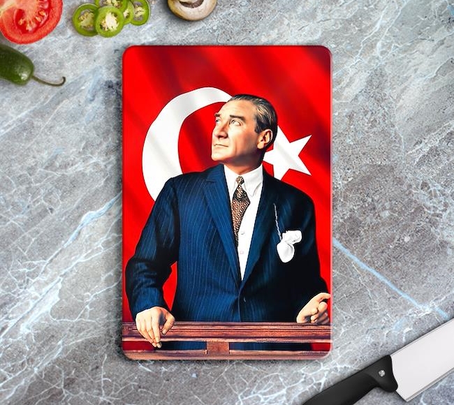 Atatürk ve Türk Bayrağı