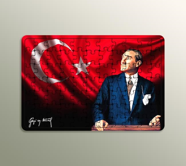 Atatürk ve Dalgalanan Türk Bayrağı