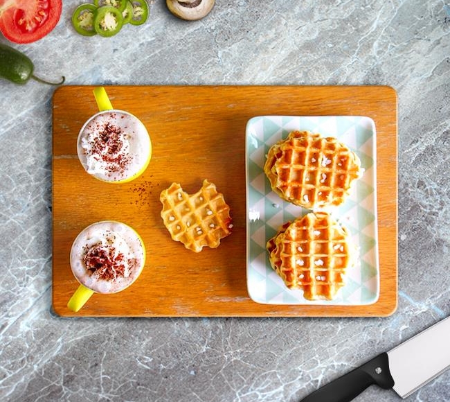 İçeceklerle Waffle Kompozisyonu