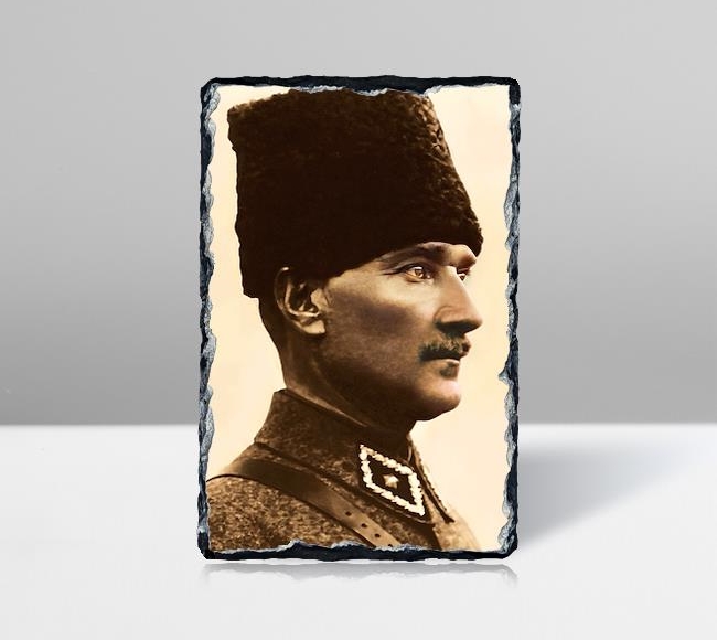 Atatürk Üniformalı - Cehalet yenilmesi gereken en büyük düşmandır