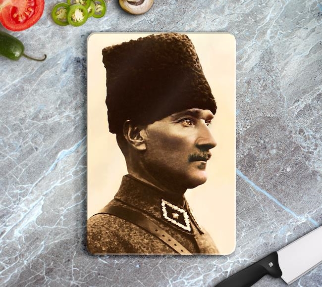 Atatürk Üniformalı - Cehalet yenilmesi gereken en büyük düşmandır