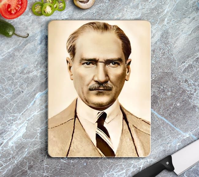 Atatürk Takım Elbiseli - Medeniyet öyle bir ışıktır ki, ona kayıtsız olanları yakar, mahveder