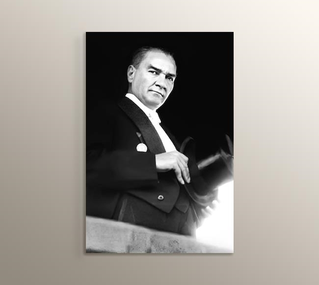 Atatürk - Hiçbir şeye ihtiyacımız yok, yalnız bir şeye ihtiyacımız vardır; çalışkan olmak