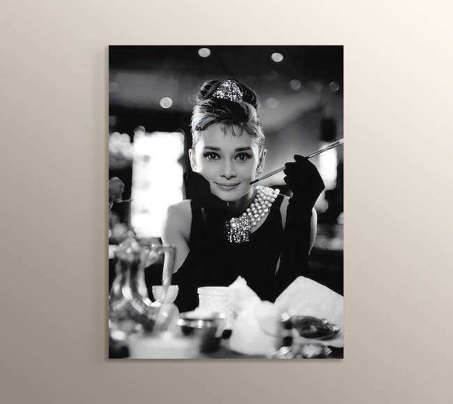 Tiffany'de Kahvaltı - Audrey Hepburn