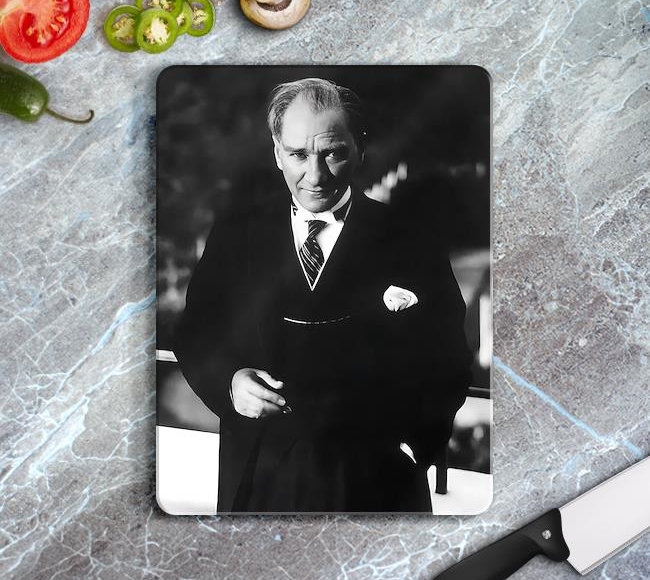 Mustafa Kemal Atatürk - Toplumun düşmanı cehalet, cehaletin düşmanı öğretmendir