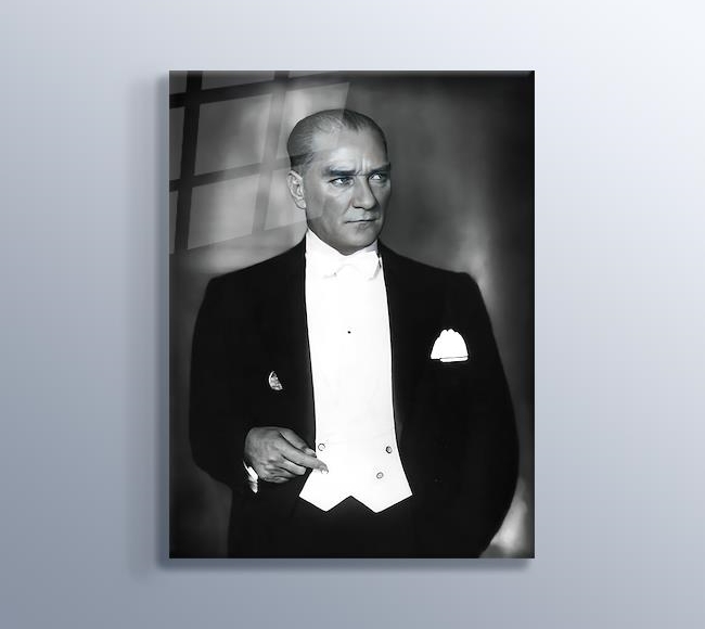 Mustafa Kemal Atatürk - Uygarlık doruğunun merdiveni sanattır